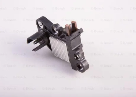 Регулятор напруги (14V) VALTRA T 7.4D 01.09-12.11 BOSCH 0272220733