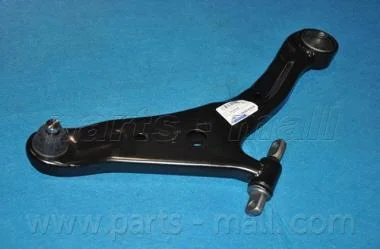 Важіль підвіски передній правий Hyundai Santa Fe 00-05 (вир-во, Korea) PARTS-MALL PXCAA-026LR