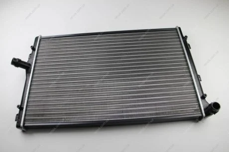 Радіатор охолодження Audi A3,TT/Seat Leon, Toledo III/Skoda Octavia II,SuperB II/VW CaddyIII, Golf V, VI,Jеtta III,Passat,Touran МКПП 04- ASAM 32198