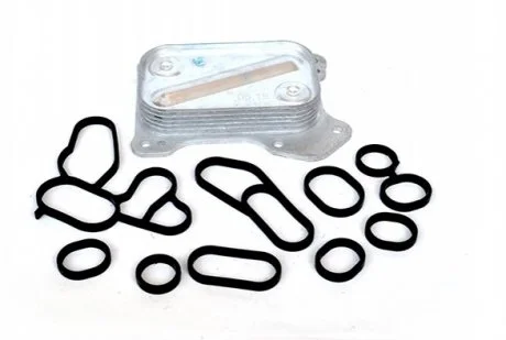 FIAT Масляный радиатор (+ прокладки) DOBLO, PUNTO, FORD KA 08- ASAM 73471