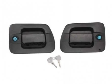 Ручка дверей передн Лів/Прав (з ключем, зовнішн, комплект ручок, із замком, чорний) IVECO DAILY II, DAILY III, DAILY IV, DAILY V 01.89-02.14 BLIC 6010-30-004407P