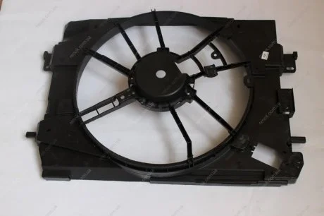 Дифузор радіатора Logan II/Clio IV/Duster 12- RENAULT 214753416R