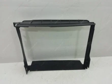 Дефлектор радіатора Logan II RENAULT 215596207R