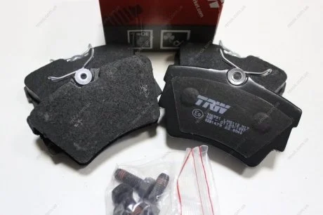 Комплект гальмівних колодок, дискове гальмо TRW GDB1479